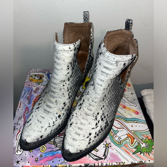 Jeffrey Campbell Cromwell Boots, Black/white snake in Size 7.5 - Picture 3 of 6